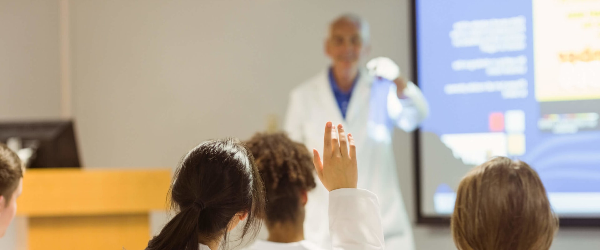 An In-Depth Look at Medicine Tutors in the UK
