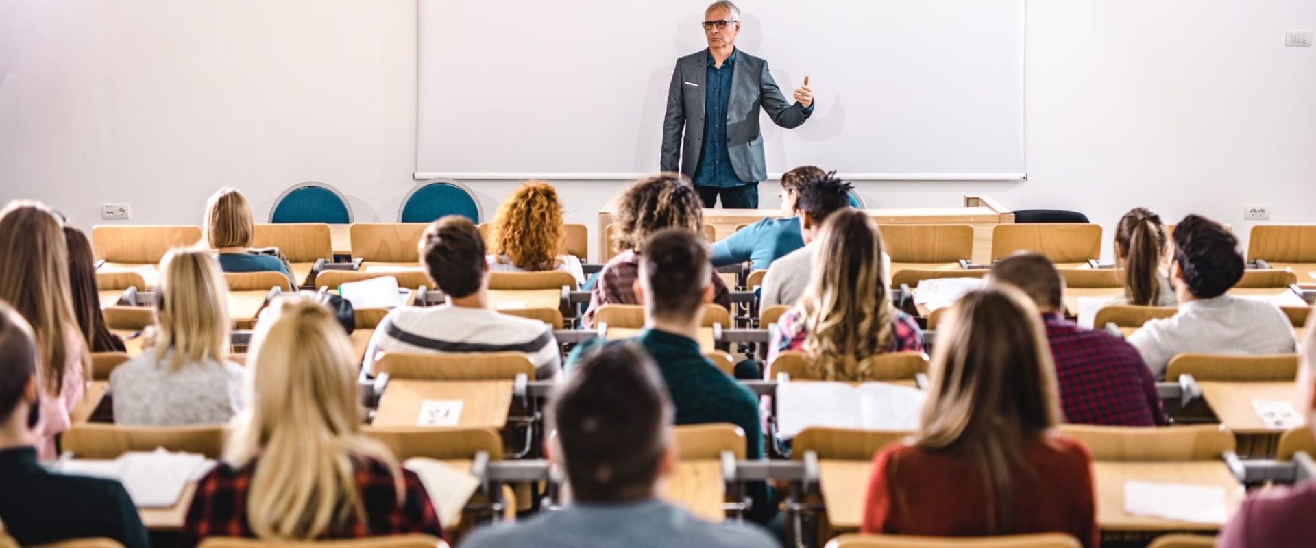 Experience Needed for Being a Successful Medicine Tutor in the UK